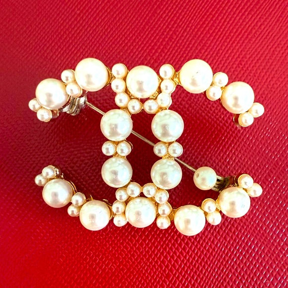 CC Pearl Pin - Picture 1 of 3